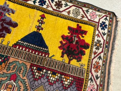 MIRHAB, 20th century.
Afghan hand-knotted...