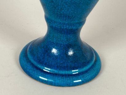 SEVRES.
Blue crackled ceramic vase.
H. 38...