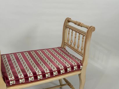 Small bench in lacquered wood, H-shaped brace,...