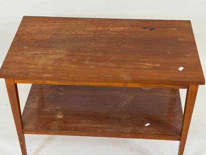 Petite table basse rectangulaire en bois...