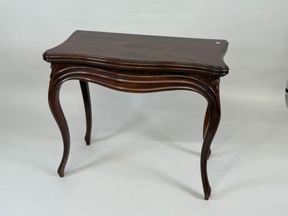 Table à jeux en acajou, l'intérieur en feutrine...
