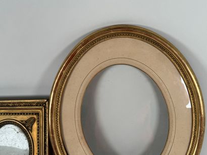 Gilded wood frame decorated with rows of...