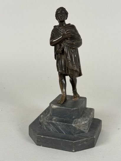 20th century school.
Antique figure.
Bronze...