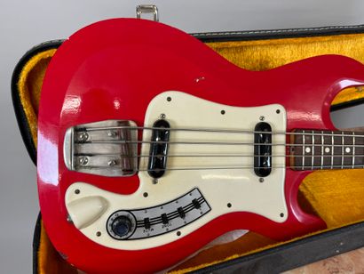 FUTURAMA.
Electric bass numbered 546021.
L....