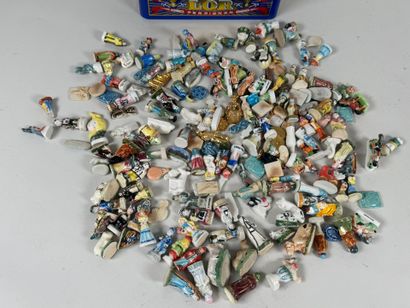 Importante collection de fèves en cérami...