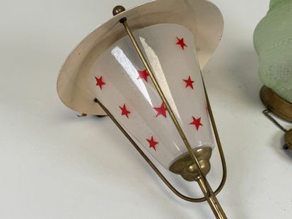 Lot including :
- brass and glass suspension...