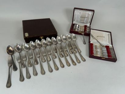 ERCUIS.
Partie de ménagère en métal argenté...