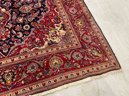 KACHAN, XXe.
Important tapis en laine nouée...
