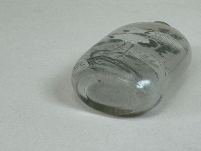 CHINE, XXe.
Tabatière en verre à décor peint...