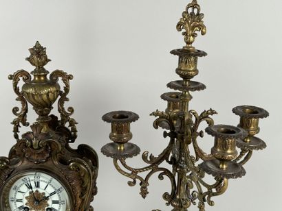 Garniture de cheminée en bronze ciselé à...