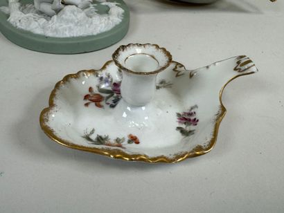 Lot including :
- polychrome ceramic stoup...