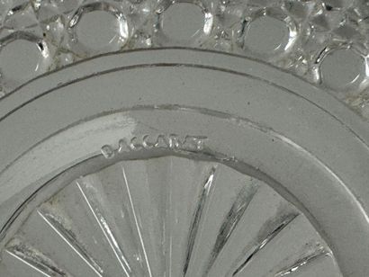 BACCARAT.
Coupe circulaire en cristal à décor...