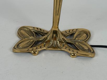 Lampe de bureau en bronze à décor feuillagé,...