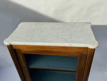 Vitrine rectangulaire à hauteur d'appui en...