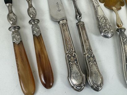 Lot de couverts de service en argent fourré,...