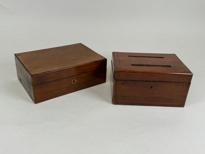 Deux coffrets rectangulaires en placage d'acajou...