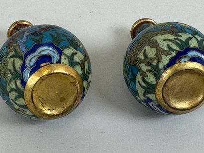 ASIE, XXe.
Paire de petits vases balustre...