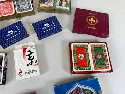 Important lot de jeux de cartes dont J.O...