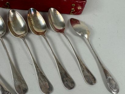 Série de six cuillères en argent, poinçon...
