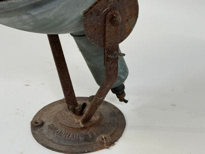 HOLOPHANE.
Important projecteur industriel...