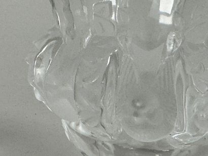LALIQUE, DAMPIERRE model.
Translucent pressed...