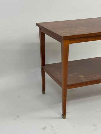Petite table basse rectangulaire en bois...