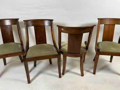 Série de 4 chaises gondole en bois naturel...