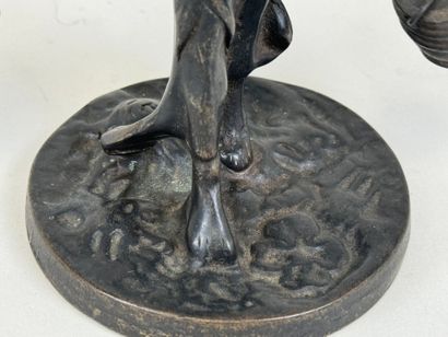 École XXe.
La porteuse d'eau.
Sujet en bronze...