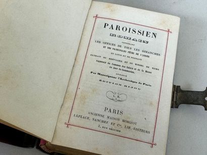 Tortoiseshell parishioner, probably monogrammed...