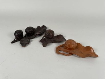 Travail de la forêt noire, XXe.
Lot de trois...