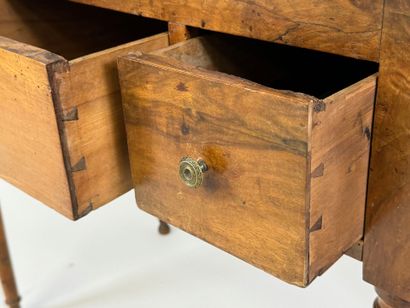 Small flap desk in wood and veneer opening...