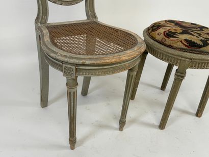 Set including molded and lacquered wood chair...