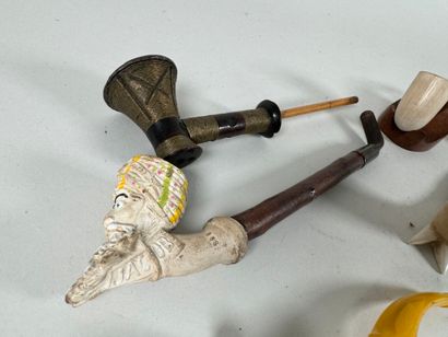 GAMBIER, GOEDEW, NARGUILEH, JACOB et divers...
Collection...