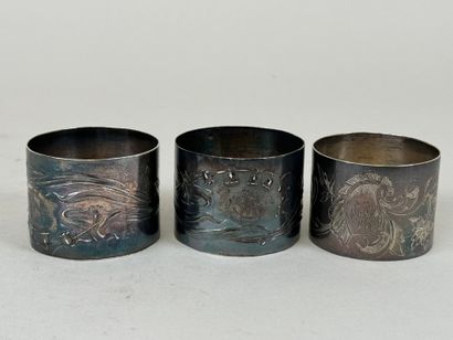 Trois ronds de serviette en argent, poinçon...