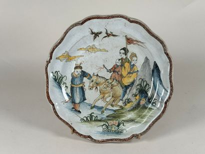 Polychrome earthenware dish with Chinese...
