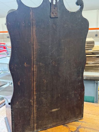 Oak salt box with flap.
66 x 40 x 17.5 cm.
Eleven...