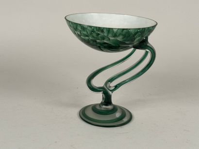MURANO.
Coupe en verre soufflé, le piétement...