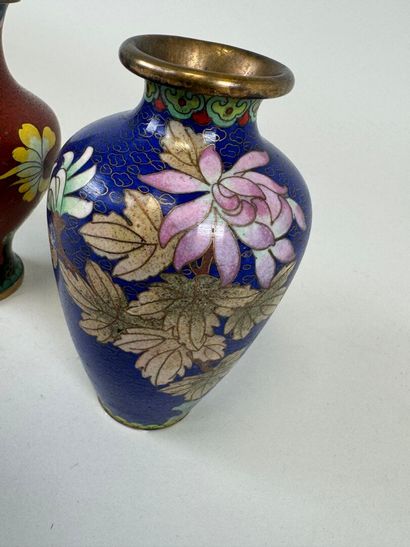 ASIE, XXe.
Ensemble de deux vases en bronze...