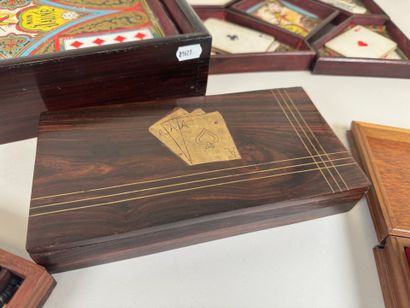 Lot including:
- NAIN JAUNE (1921) in wooden...
