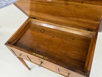 Small flap desk in wood and veneer opening...