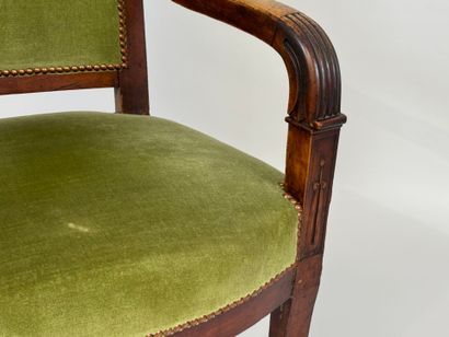 Wooden armchair, green velvet upholstery.
91...