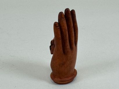 JAPON, XXe.
Netsuke en bois sculpté figurant...