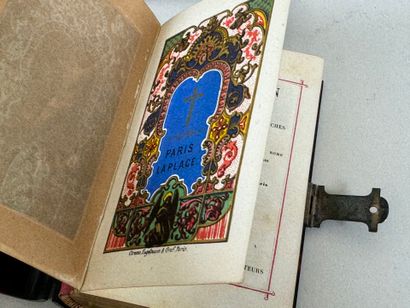 Tortoiseshell parishioner, probably monogrammed...