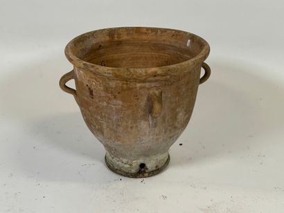 Important cache-pot ou jardinière en terre...