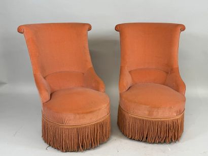 Paire de chauffeuses en bois et velours saumon,...
