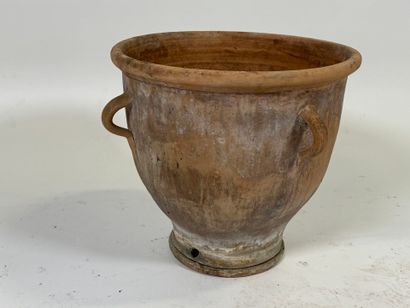 Important cache-pot ou jardinière en terre...