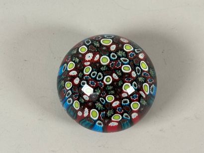 Boule sulfure presse-papier en verre coloré...