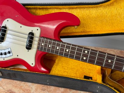 FUTURAMA.
Electric bass numbered 546021.
L....
