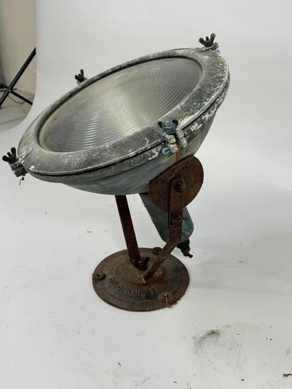 HOLOPHANE.
Important projecteur industriel...