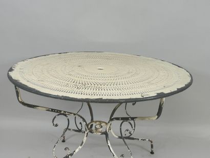 Table ou guéridon de jardin en métal laqué...